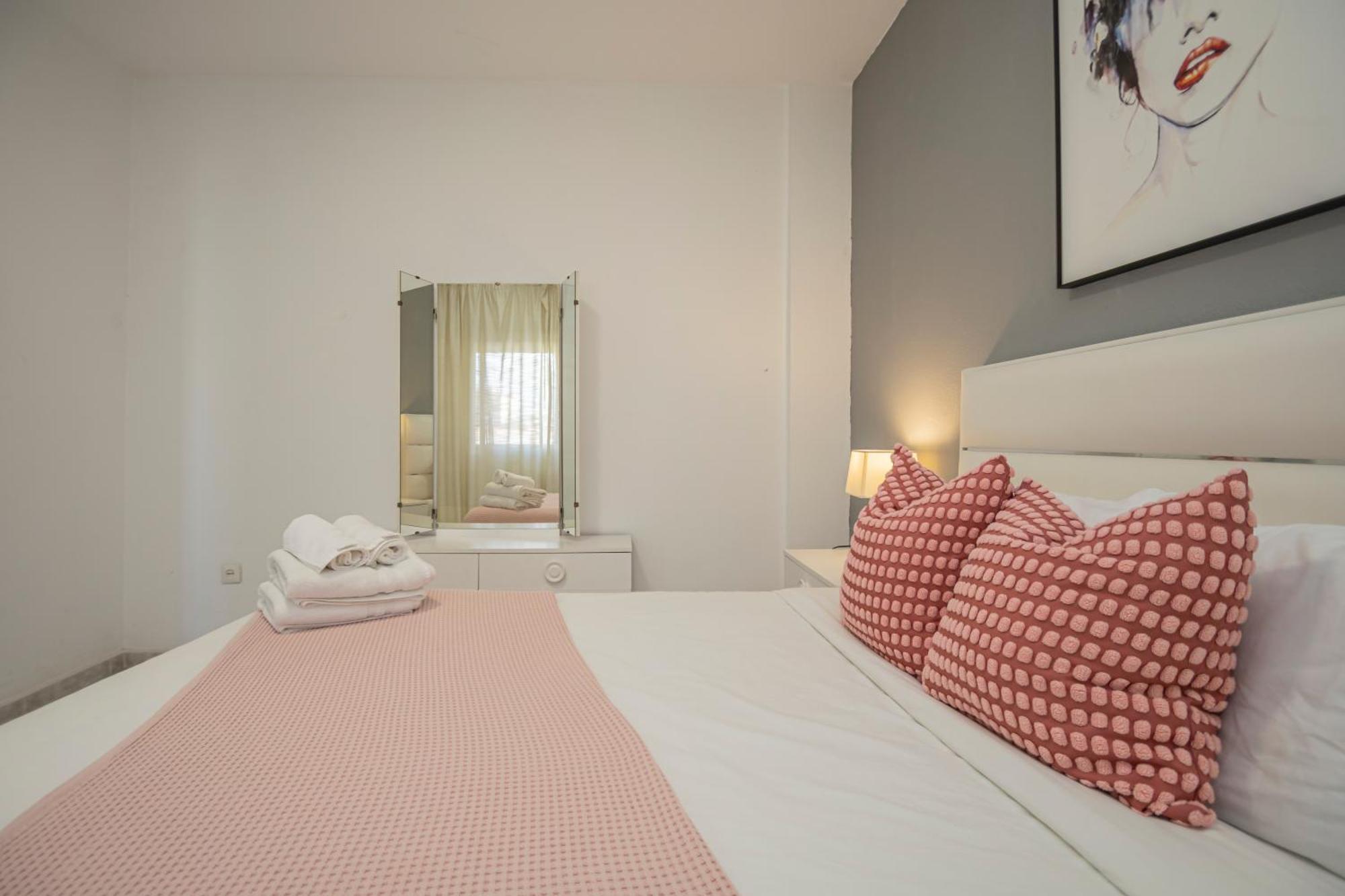 Апартаменты Perfect Getaway In Triana - 15M Walk Giralda Севилья Экстерьер фото